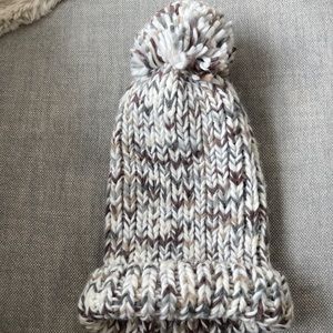 AMERICAN EAGLE Pom Pom Hat